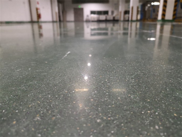 金剛砂耐磨地坪的施工要求